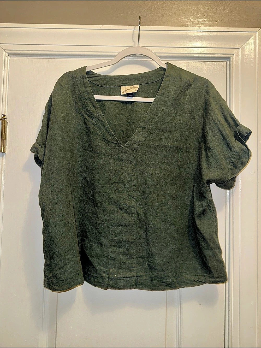 Universal Thread V-Neck Short Sleeve Blouse in Green